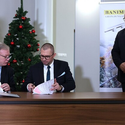 Podpisanie umowy na przebudowę wiaduktu w Lublińcu. fot. Andrzej Grygiel / UMWS