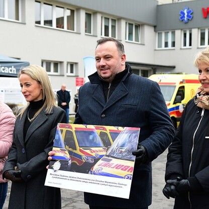 Nowe karetki dla Wojewódzkiego Pogotowia Ratunkowego. fot. Patryk Pyrlik / UMWS