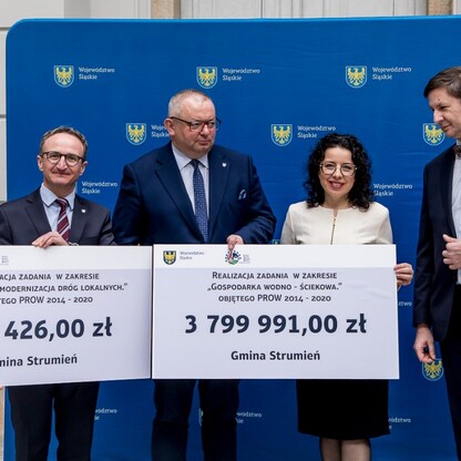 Wręczenie umów dla gmin Subregionu Połódniowego w ramach Programu Rozwoju Obszarów Wiejskich Województwa Śląskiego. fot. Tomasz Żak / UMWS