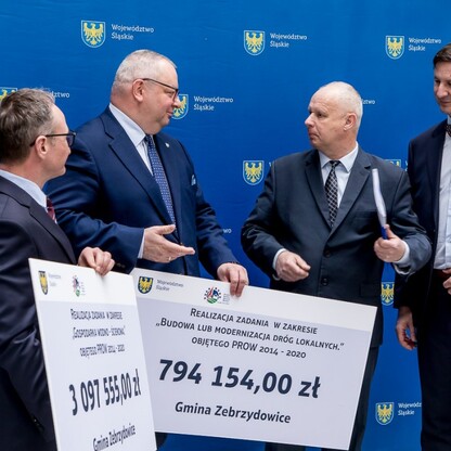 Wręczenie umów dla gmin Subregionu Połódniowego w ramach Programu Rozwoju Obszarów Wiejskich Województwa Śląskiego. fot. Tomasz Żak / UMWS