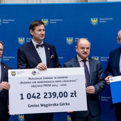Wręczenie umów dla gmin Subregionu Połódniowego w ramach Programu Rozwoju Obszarów Wiejskich Województwa Śląskiego. fot. Tomasz Żak / UMWS