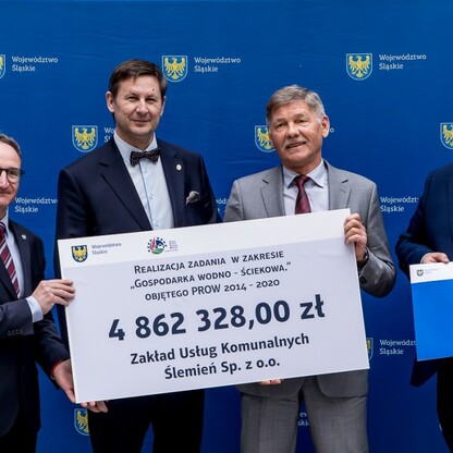 Wręczenie umów dla gmin Subregionu Połódniowego w ramach Programu Rozwoju Obszarów Wiejskich Województwa Śląskiego. fot. Tomasz Żak / UMWS