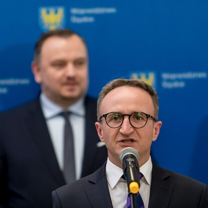 Wręczenie umów dla gmin z subregionów centralnego i zachodniego. fot. Tomasz Żak / UMWS