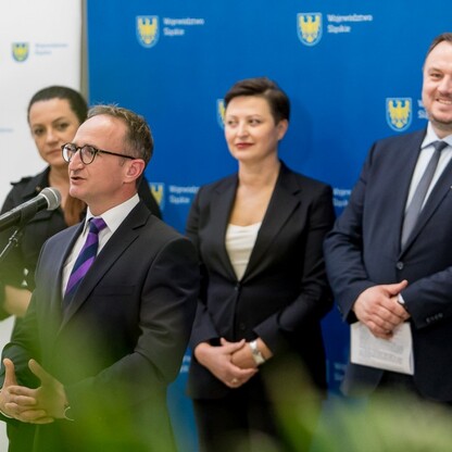 Wręczenie umów dla gmin z subregionów centralnego i zachodniego. fot. Tomasz Żak / UMWS