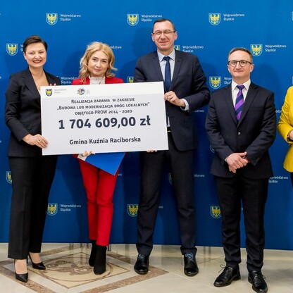 Wręczenie umów dla gmin z subregionów centralnego i zachodniego. fot. Tomasz Żak / UMWS
