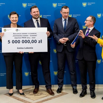 Wręczenie umów dla gmin z subregionów centralnego i zachodniego. fot. Tomasz Żak / UMWS