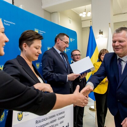 Wręczenie umów dla gmin z subregionów centralnego i zachodniego. fot. Tomasz Żak / UMWS