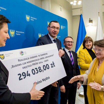 Wręczenie umów dla gmin z subregionów centralnego i zachodniego. fot. Tomasz Żak / UMWS