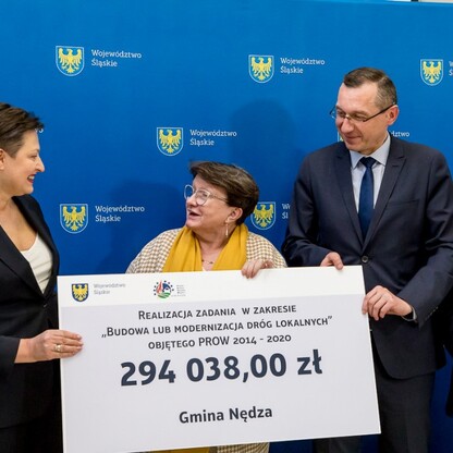 Wręczenie umów dla gmin z subregionów centralnego i zachodniego. fot. Tomasz Żak / UMWS