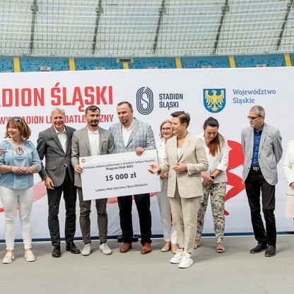 Wręczone czeków w ramach PROGRAMU KLUB.  fot. Tomasz Żak / UMWS