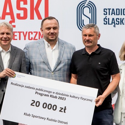Wręczone czeków w ramach PROGRAMU KLUB.  fot. Tomasz Żak / UMWS