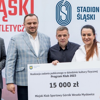 Wręczone czeków w ramach PROGRAMU KLUB.  fot. Tomasz Żak / UMWS
