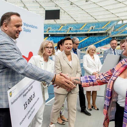 Wręczone czeków w ramach PROGRAMU KLUB.  fot. Tomasz Żak / UMWS