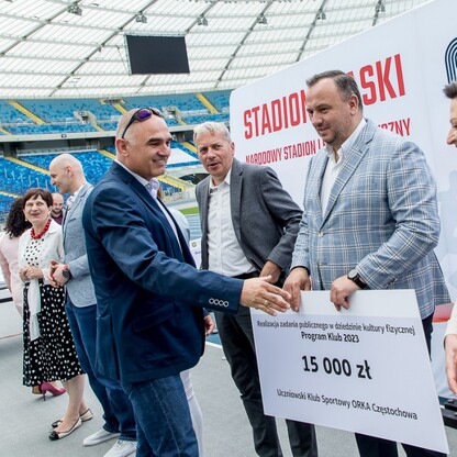 Wręczone czeków w ramach PROGRAMU KLUB.  fot. Tomasz Żak / UMWS