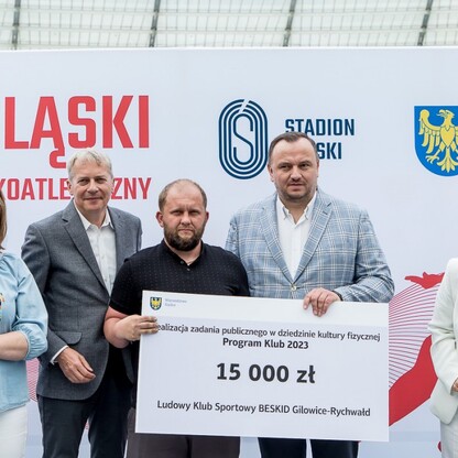 Wręczone czeków w ramach PROGRAMU KLUB.  fot. Tomasz Żak / UMWS