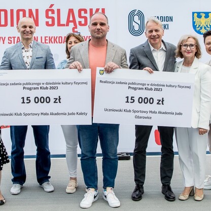 Wręczone czeków w ramach PROGRAMU KLUB.  fot. Tomasz Żak / UMWS