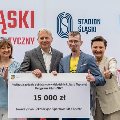 Wręczone czeków w ramach PROGRAMU KLUB.  fot. Tomasz Żak / UMWS