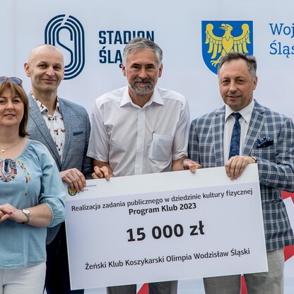 Wręczone czeków w ramach PROGRAMU KLUB.  fot. Tomasz Żak / UMWS
