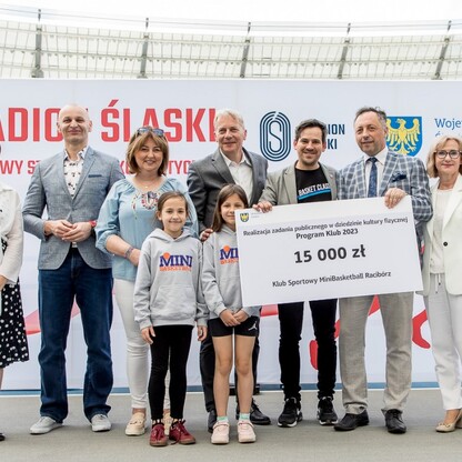 Wręczone czeków w ramach PROGRAMU KLUB.  fot. Tomasz Żak / UMWS