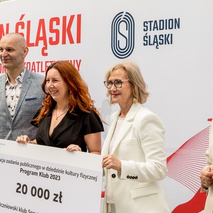 Wręczone czeków w ramach PROGRAMU KLUB.  fot. Tomasz Żak / UMWS