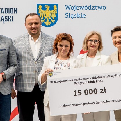 Wręczone czeków w ramach PROGRAMU KLUB.  fot. Tomasz Żak / UMWS
