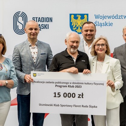 Wręczone czeków w ramach PROGRAMU KLUB.  fot. Tomasz Żak / UMWS