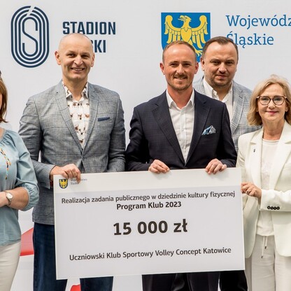 Wręczone czeków w ramach PROGRAMU KLUB.  fot. Tomasz Żak / UMWS