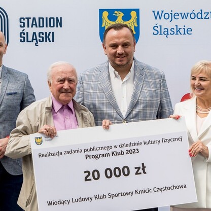 Wręczone czeków w ramach PROGRAMU KLUB.  fot. Tomasz Żak / UMWS