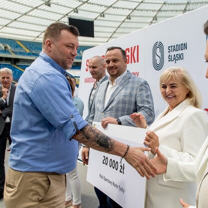 Wręczone czeków w ramach PROGRAMU KLUB.  fot. Tomasz Żak / UMWS