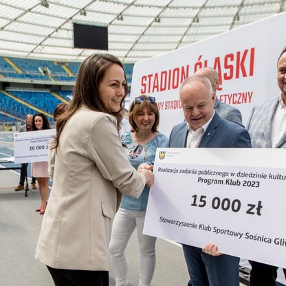 Wręczone czeków w ramach PROGRAMU KLUB.  fot. Tomasz Żak / UMWS