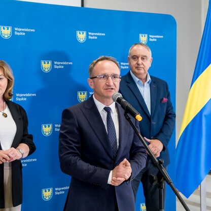 Wręczenie czeków dot. modernizacji dróg dojazdowych do gruntów rolnych. fot. Tomasz Żak / UMWS