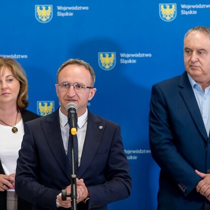Wręczenie czeków dot. modernizacji dróg dojazdowych do gruntów rolnych. fot. Tomasz Żak / UMWS