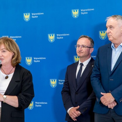 Wręczenie czeków dot. modernizacji dróg dojazdowych do gruntów rolnych. fot. Tomasz Żak / UMWS