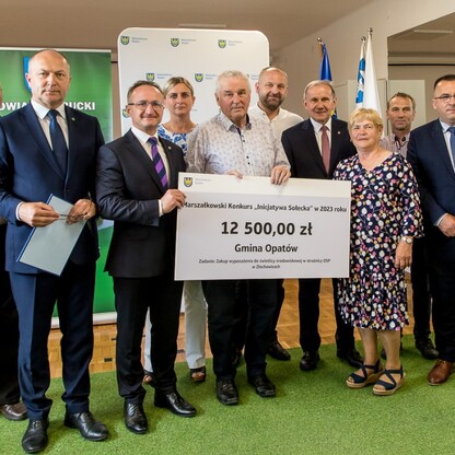 Wręczenie czeków w ramach Marszałkowskiego Konkursu „Inicjatywa Sołecka”. fot. Tomasz Żak / UMWS