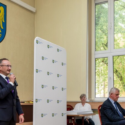 Wręczenie czeków w ramach Marszałkowskiego Konkursu „Inicjatywa Sołecka”. fot. Tomasz Żak / UMWS