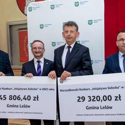 Wręczenie czeków w ramach Marszałkowskiego Konkursu „Inicjatywa Sołecka”. fot. Tomasz Żak / UMWS