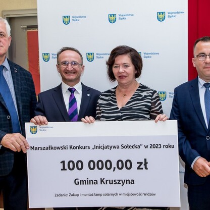 Wręczenie czeków w ramach Marszałkowskiego Konkursu „Inicjatywa Sołecka”. fot. Tomasz Żak / UMWS