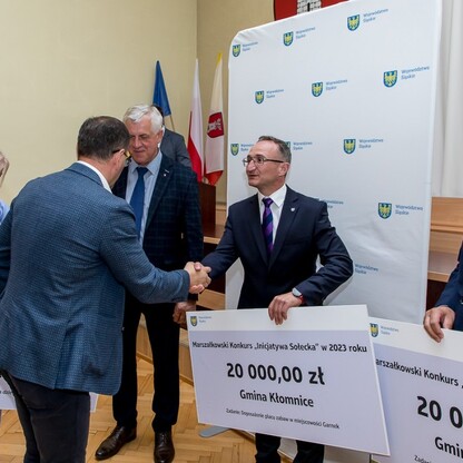 Wręczenie czeków w ramach Marszałkowskiego Konkursu „Inicjatywa Sołecka”. fot. Tomasz Żak / UMWS
