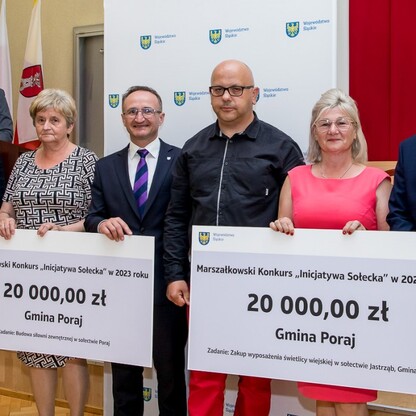 Wręczenie czeków w ramach Marszałkowskiego Konkursu „Inicjatywa Sołecka”. fot. Tomasz Żak / UMWS