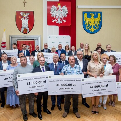 Wręczenie czeków w ramach Marszałkowskiego Konkursu „Inicjatywa Sołecka”. fot. Tomasz Żak / UMWS