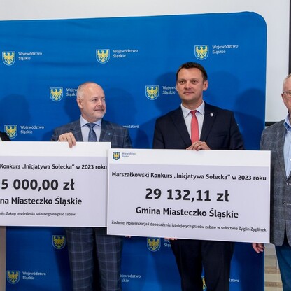 Wręczenie czeków w ramach Marszałkowskiego Konkursu „Inicjatywa Sołecka”. fot. Tomasz Żak / UMWS