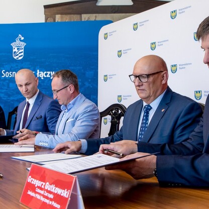 Podpisanie listów intencyjnych w sprawie organizacji Mistrzostw Świata w Piłce Ręcznej Mężczyzn do lat 21. fot. Tomasz Żak / UMWS