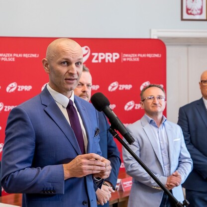 Podpisanie listów intencyjnych w sprawie organizacji Mistrzostw Świata w Piłce Ręcznej Mężczyzn do lat 21. fot. Tomasz Żak / UMWS