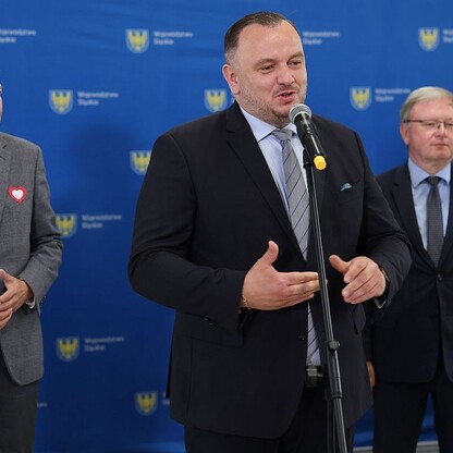 Podpisanie umowy dotyczącą przebudowy DW 925. fot. Andrzej Grygiel / UMWS