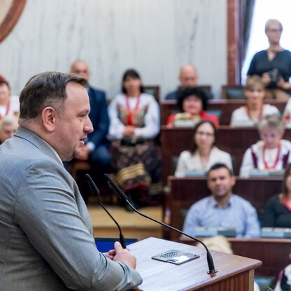 Wręczone czeki dla Kół Gospodyń Wiejskich. fot. Tomasz Żak / UMWS
