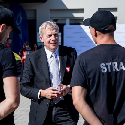 Podpisanie umowy w stacji pogotowia ratunkowego w Jaworznie. fot. Tomasz Żak / UMWS