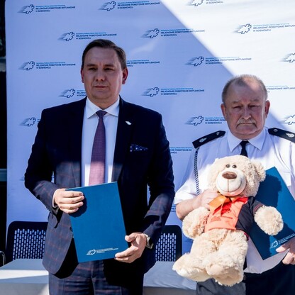 Podpisanie umowy w stacji pogotowia ratunkowego w Jaworznie. fot. Tomasz Żak / UMWS