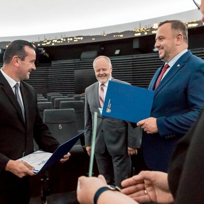 Wręczenie certyfikaty dla gmin w ramach projektu 