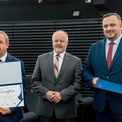 Wręczenie certyfikaty dla gmin w ramach projektu 
