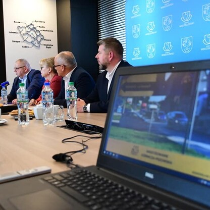Konferencja prasowa Starostwie Powiatowym w Wodzisławiu Śląskim nt. kluczowych, lokalnych inwestycji drogowych. fot. Patryk Pyrlik / UMWS